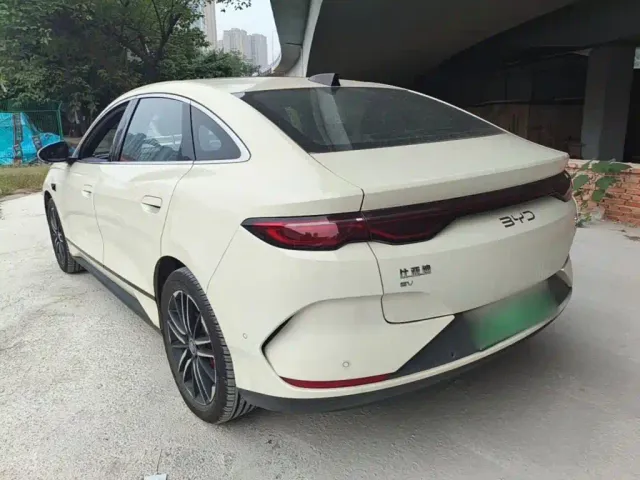 BYD Qin L — Фото автомобиля 4