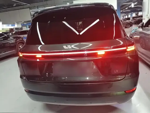 Li Auto L9 — Фото автомобиля 5