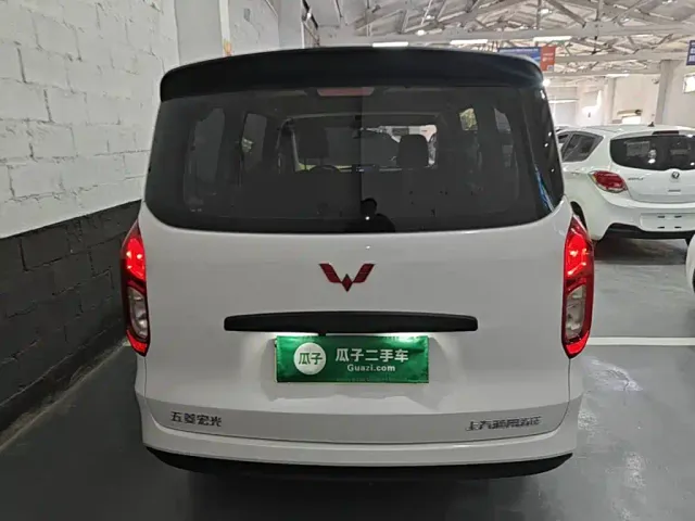 Wuling Hongguang — Фото автомобиля 5