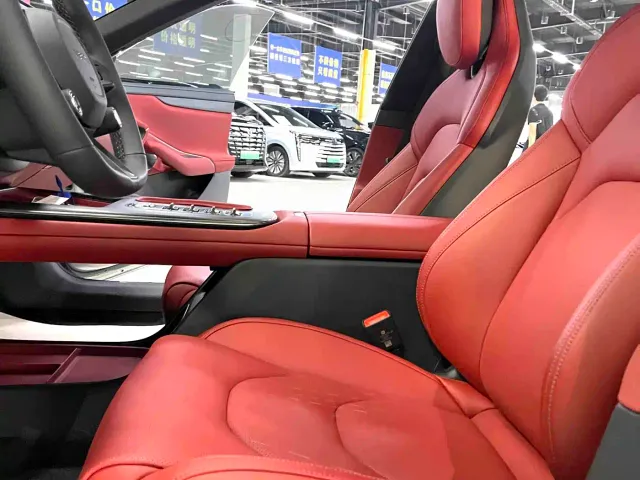 Xiaomi SU7 — Фото автомобиля 8
