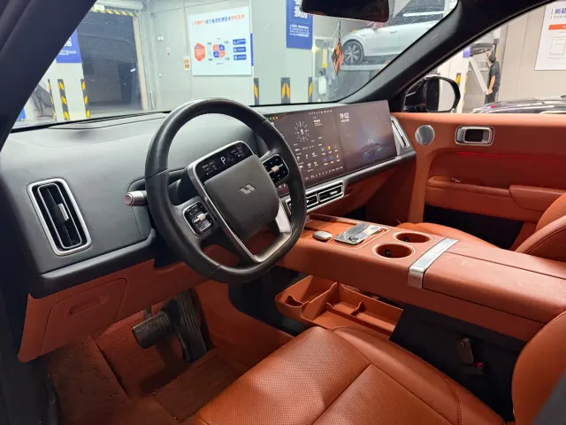Li Auto L8 — Фото автомобиля 8