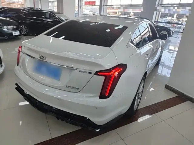 Cadillac CT5 — Фото автомобиля 6