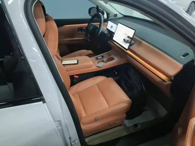 Leapmotor C10 — Фото автомобиля 24