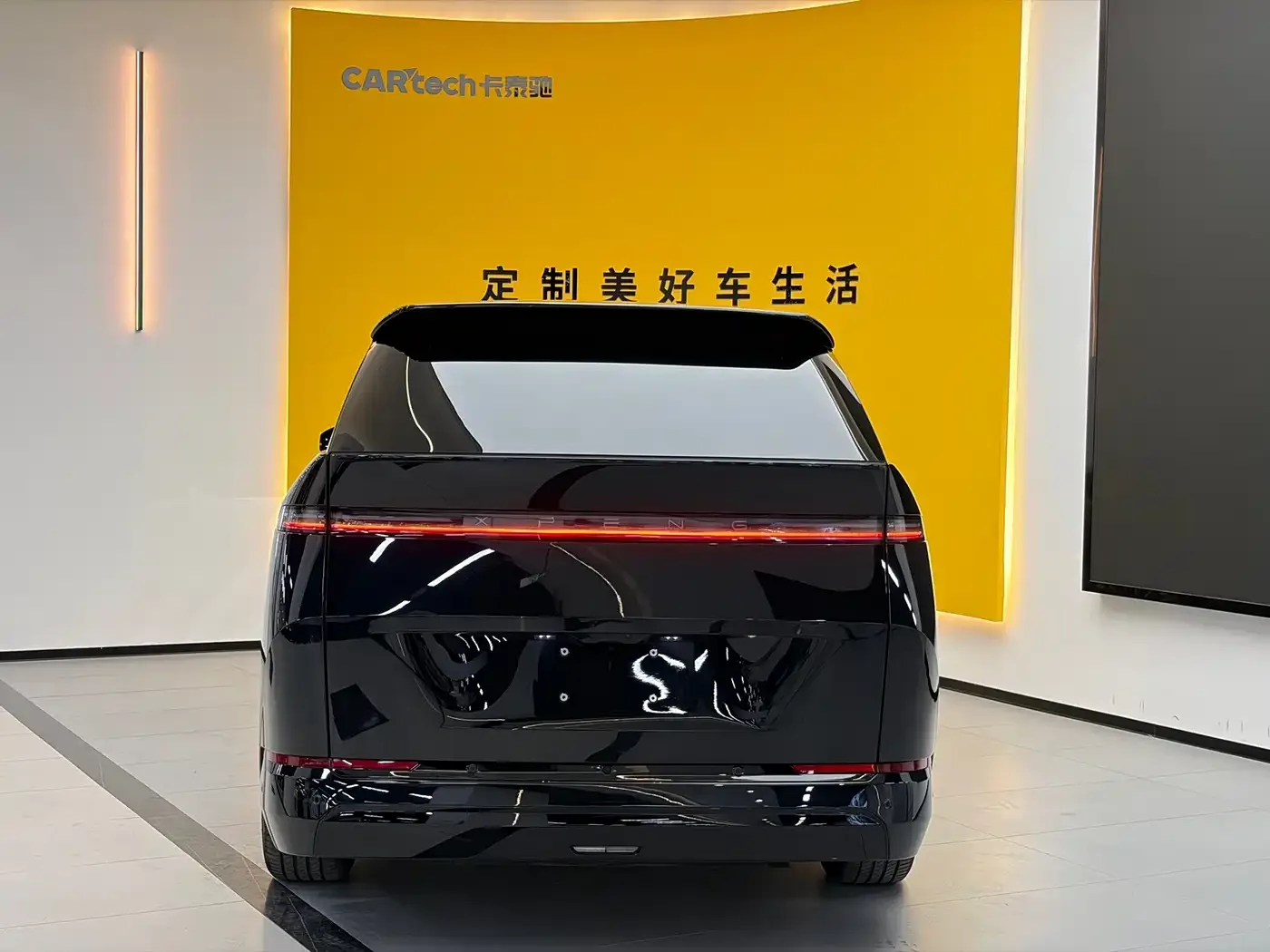 XPeng XPeng X9 2025 Extended Range Edition — Фото автомобиля 6