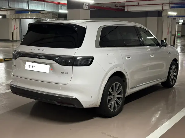 AITO Wenjie AITO M8 2025 Range Extender Max+ Edition 53.4kWh 5-seater — Фото автомобиля 6