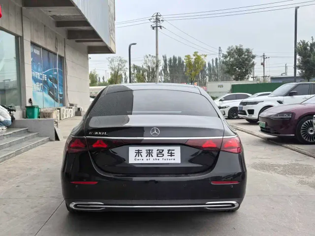 Mercedes-Benz E-Class — Фото автомобиля 10