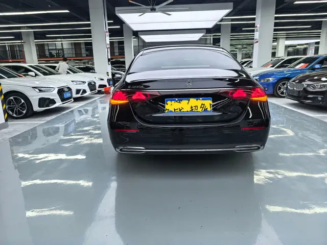Mercedes-Benz E-Class — Фото автомобиля 14