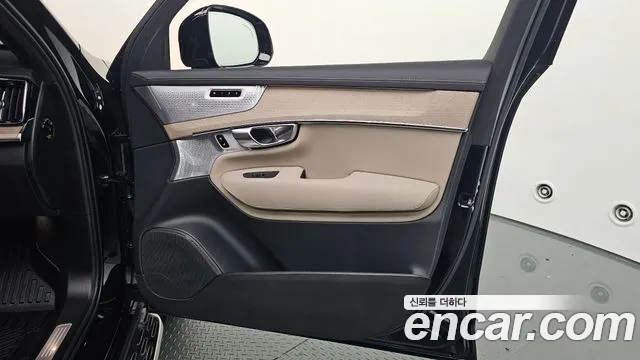 Volvo XC90 Generation 2 — Фото автомобиля 23