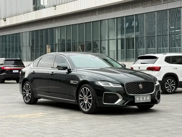 Jaguar XFL — Фото автомобиля 3