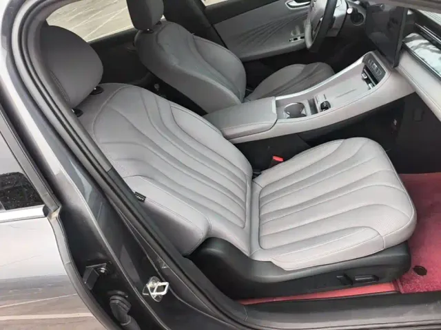 Roewe M7 DMH — Фото автомобиля 24
