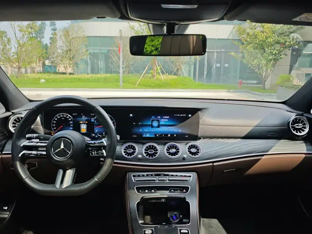 Mercedes-Benz E-Class — Фото автомобиля 9