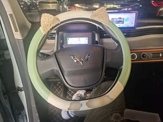Wuling Hongguang Mini EV — Фото автомобиля 10