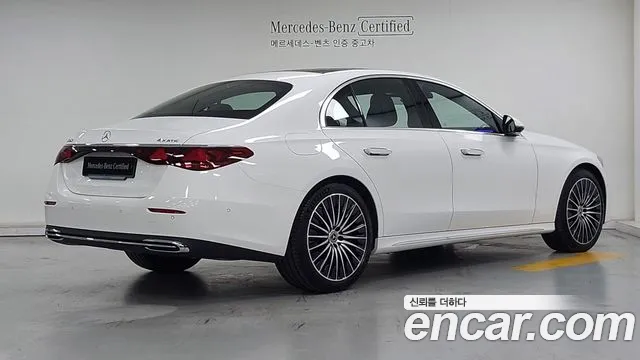Mercedes-Benz E-Class — Фото автомобиля 2
