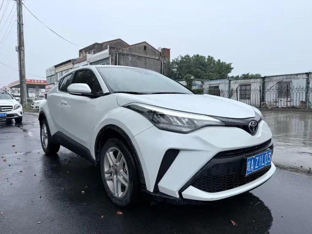 Toyota C-HR — Фото автомобиля 3