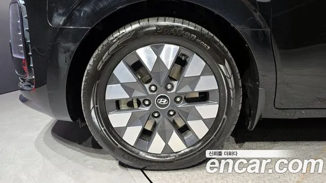 Hyundai Staria Staria 4WD Lounge 9 мест — Фото автомобиля 5