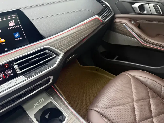 BMW X5 — Фото автомобиля 10