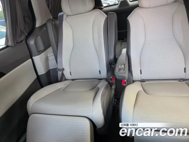 Kia Carnival Generation 4 — Фото автомобиля 18