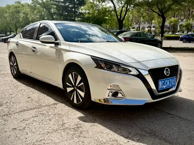 Nissan Teana — Фото автомобиля 3