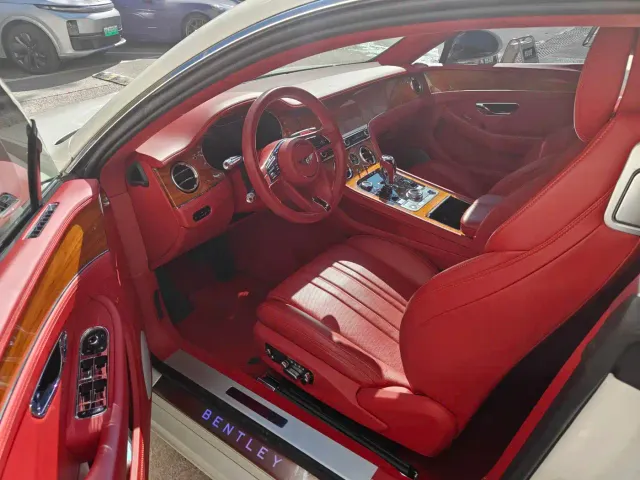 Bentley Continental — Фото автомобиля 4