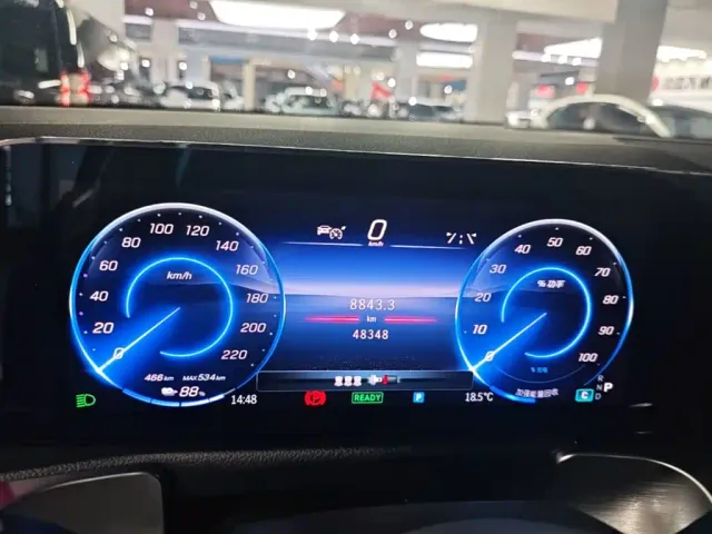 Mercedes-Benz EQB — Фото автомобиля 11