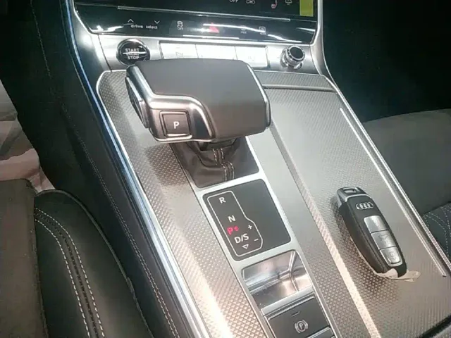 Audi A7L — Фото автомобиля 13