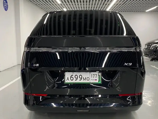 Xpeng X9 — Фото автомобиля 18