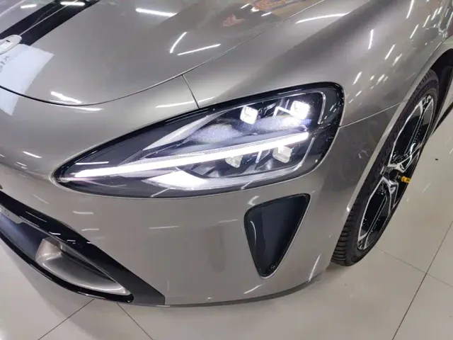 Xiaomi SU7 — Фото автомобиля 23