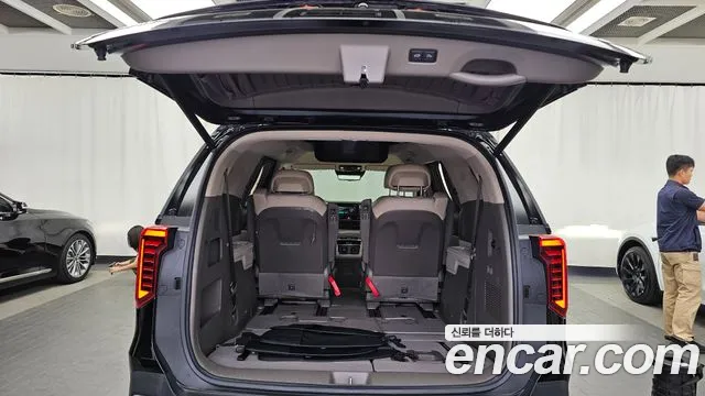 Kia Carnival Generation 4 — Фото автомобиля 17