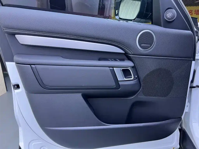 Land Rover Discovery — Фото автомобиля 17