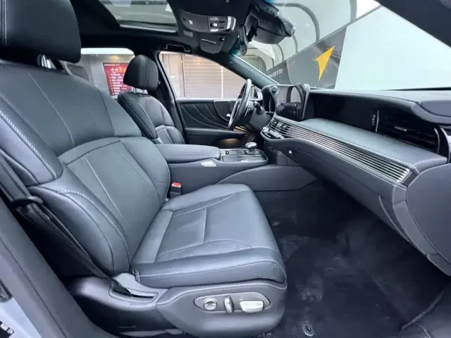 Lexus LS — Фото автомобиля 18