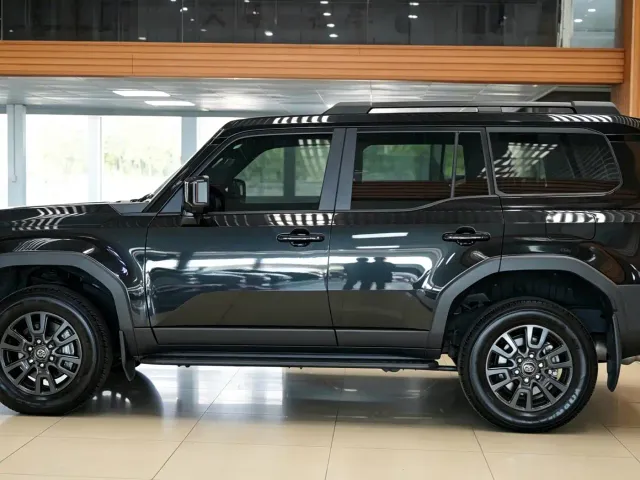 Toyota Prado — Фото автомобиля 3