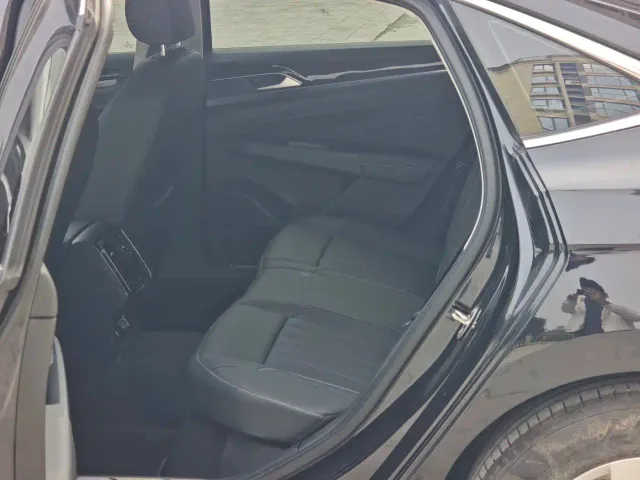 Volkswagen Passat — Фото автомобиля 6