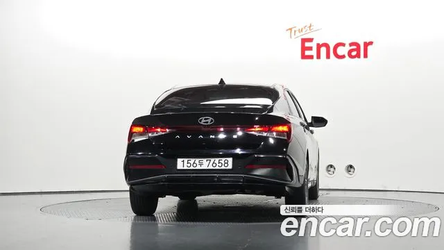 Hyundai Avante CN7 — Фото автомобиля 4