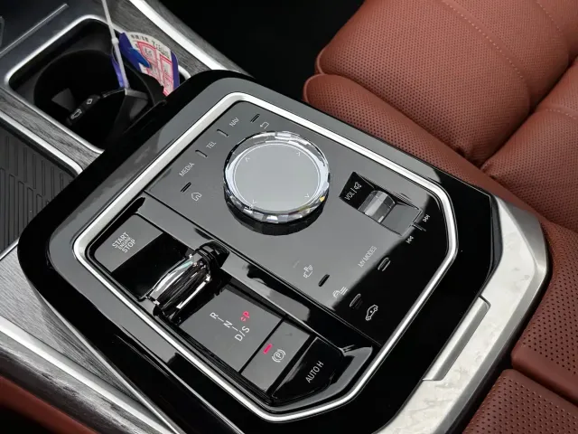 BMW 7 Series — Фото автомобиля 10