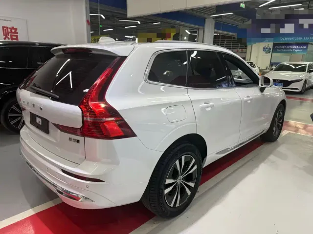 Volvo XC60 — Фото автомобиля 8