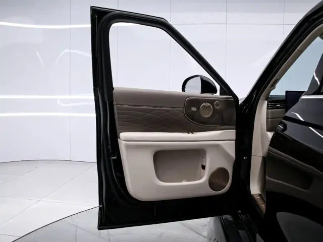 IM Motors LS9 — Фото автомобиля 14