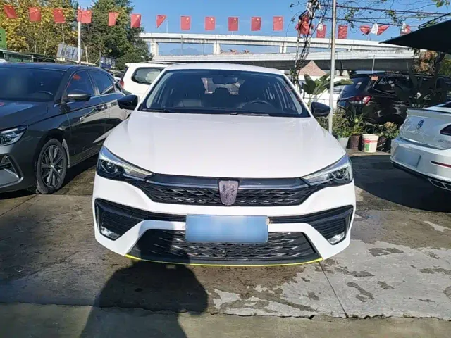 Roewe i5 — Фото автомобиля 2