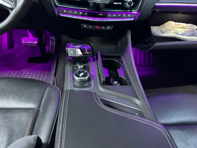 Cadillac CT5 — Фото автомобиля 10