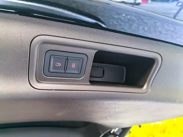 Denza Denza D9 2024 DM-i 980 AWD Prestige — Фото автомобиля 25