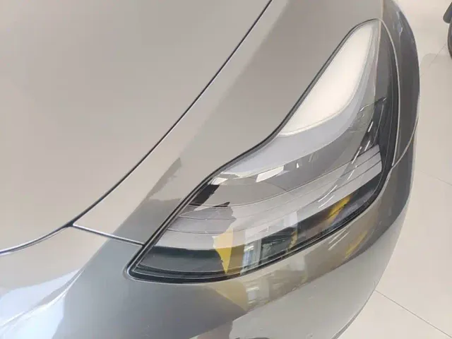 Tesla Model Y — Фото автомобиля 17