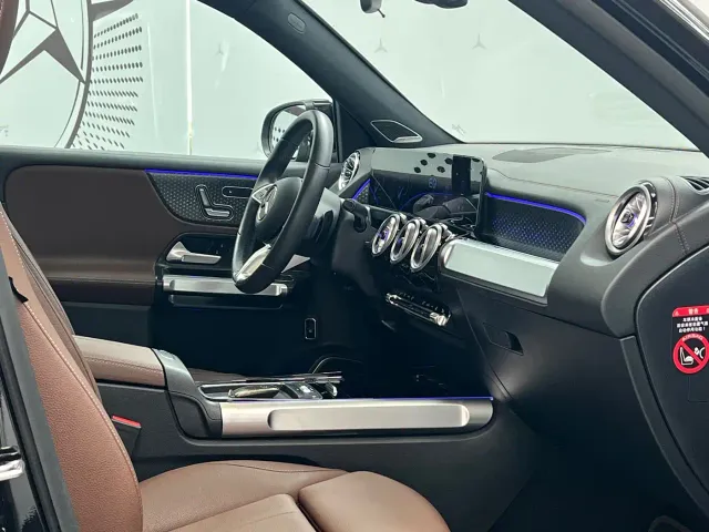 Mercedes-Benz EQB — Фото автомобиля 10