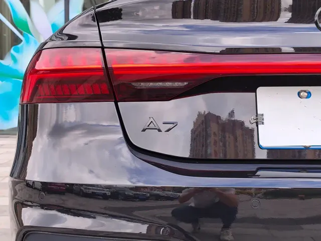 Audi A7L — Фото автомобиля 8