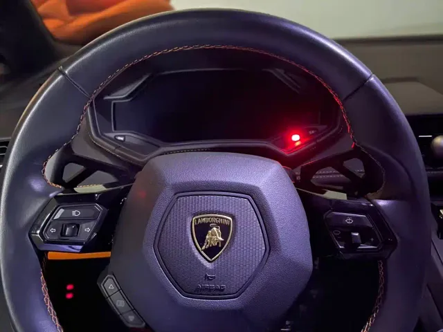 Lamborghini Huracan — Фото автомобиля 5