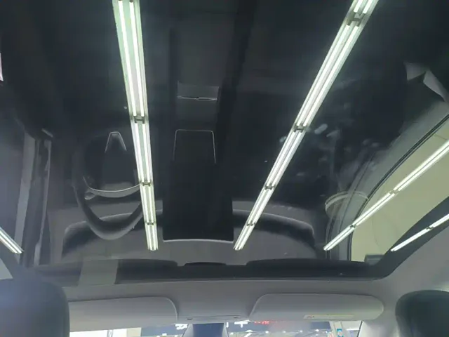 Tesla Model Y — Фото автомобиля 17