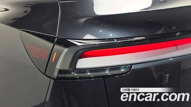 Tesla Model Y — Фото автомобиля 7