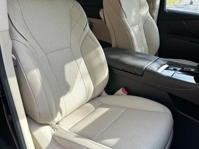 Toyota Vellfire — Фото автомобиля 10