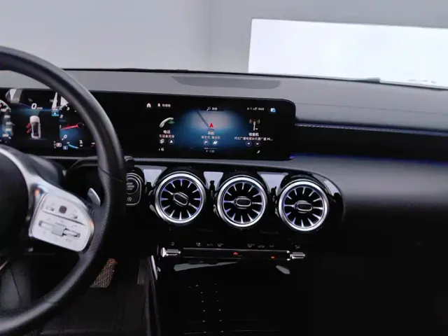 Mercedes-Benz A-Class — Фото автомобиля 13