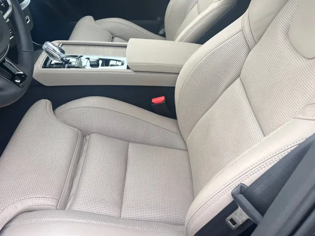 Volvo XC90 — Фото автомобиля 5
