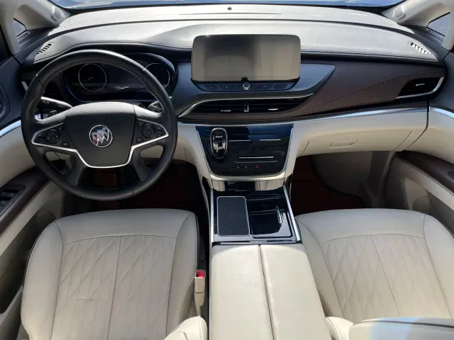 Buick GL8 — Фото автомобиля 4