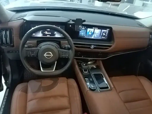 Nissan Terra — Фото автомобиля 9